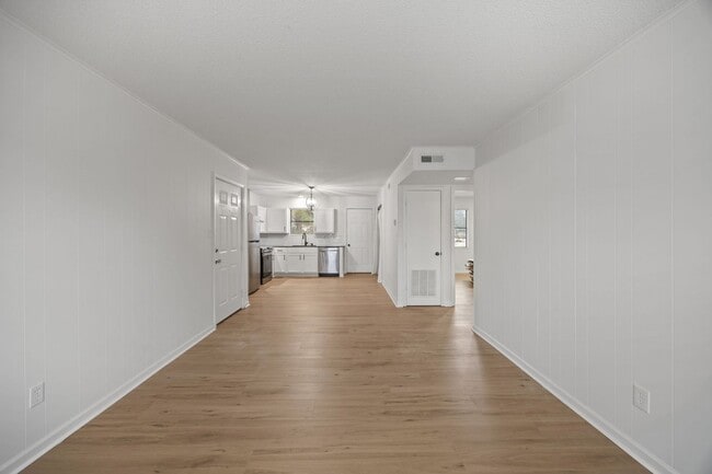 Photo - Welcome to Ravenwood Drive!