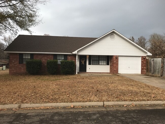 Building Photo - 611 Valley Dr Rental