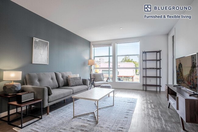 Building Photo - 375 N La Cienega Blvd Rental