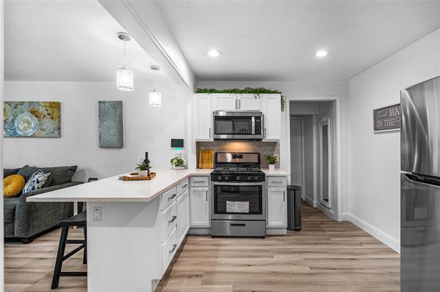 Photo - 2250 Areba St