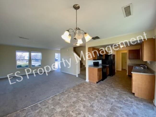 Photo - Beautiful 4 Bedroom 2.5 Bath 2 story home in Wildwood Farms on Indy's Southeast side!