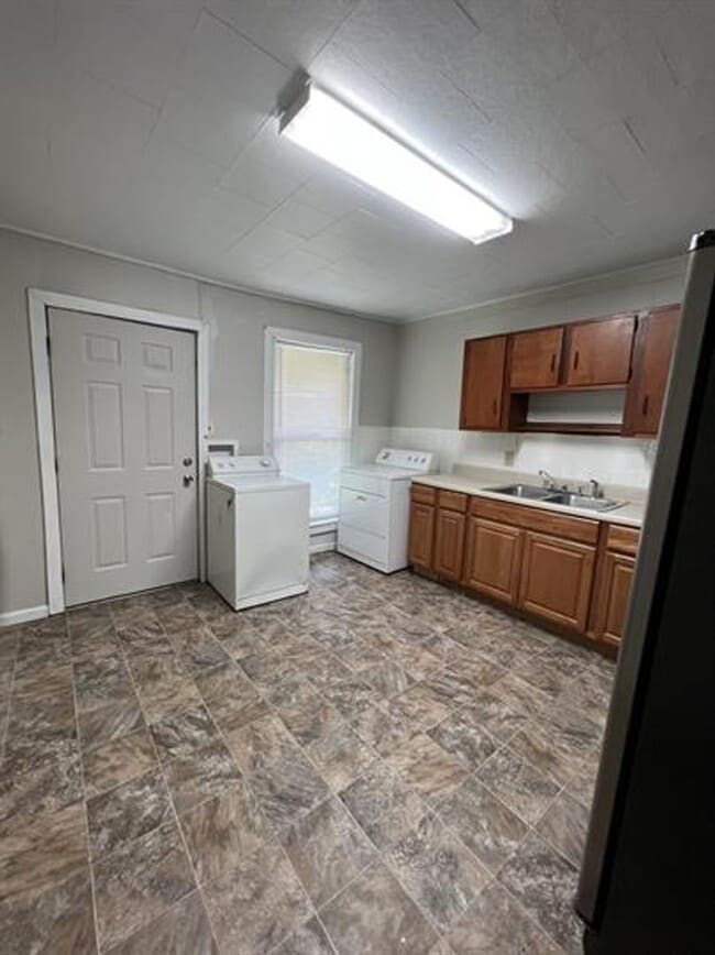 426 Ferguson Ln