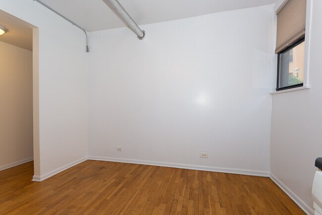 Photo - 2418 N Sawyer Ave Unit 6H