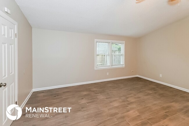 Photo - 2943 Brandale St