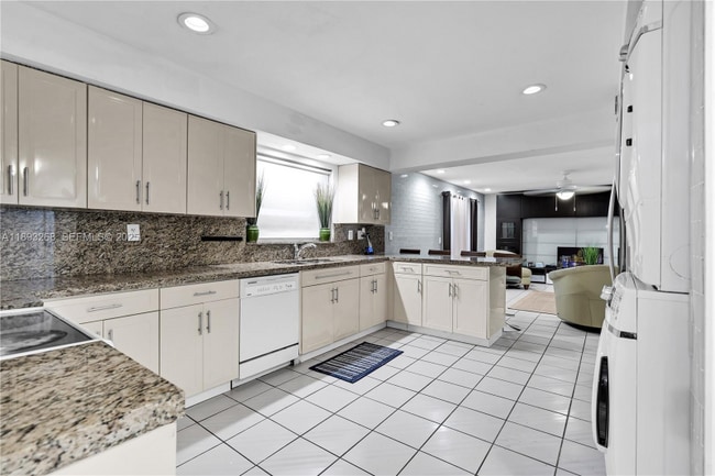 Photo - 8909 SW 108th St