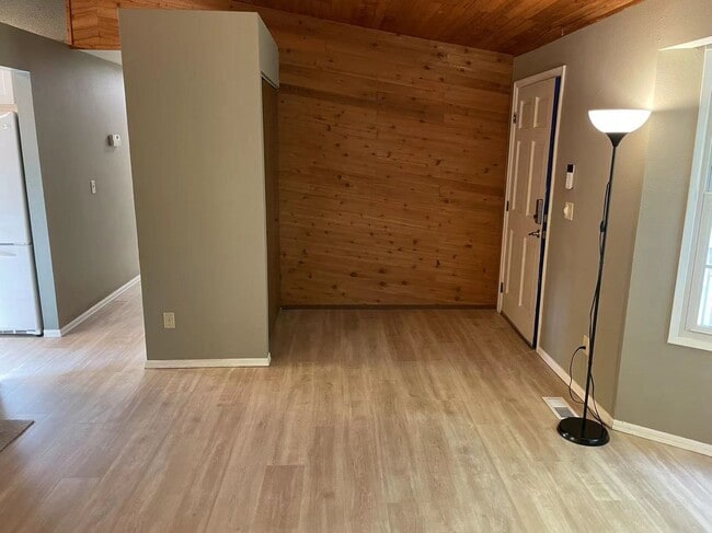 Photo - Beautiful & stunning 3-bed, 2-bath house i...