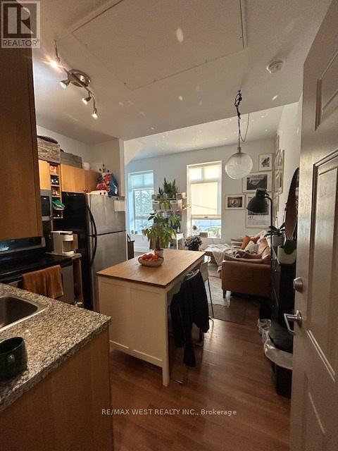 Photo - 108 Dovercourt Rd