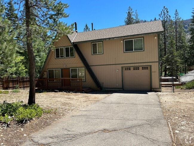 Building Photo - Christmas Valley Chalet with Garage - acro... Rental