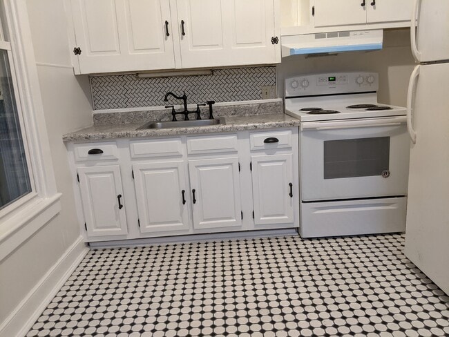 Building Photo - 820 N 4th St Unit 2