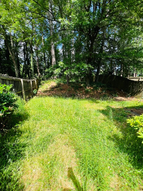 Photo - 574 Manning Rd SW