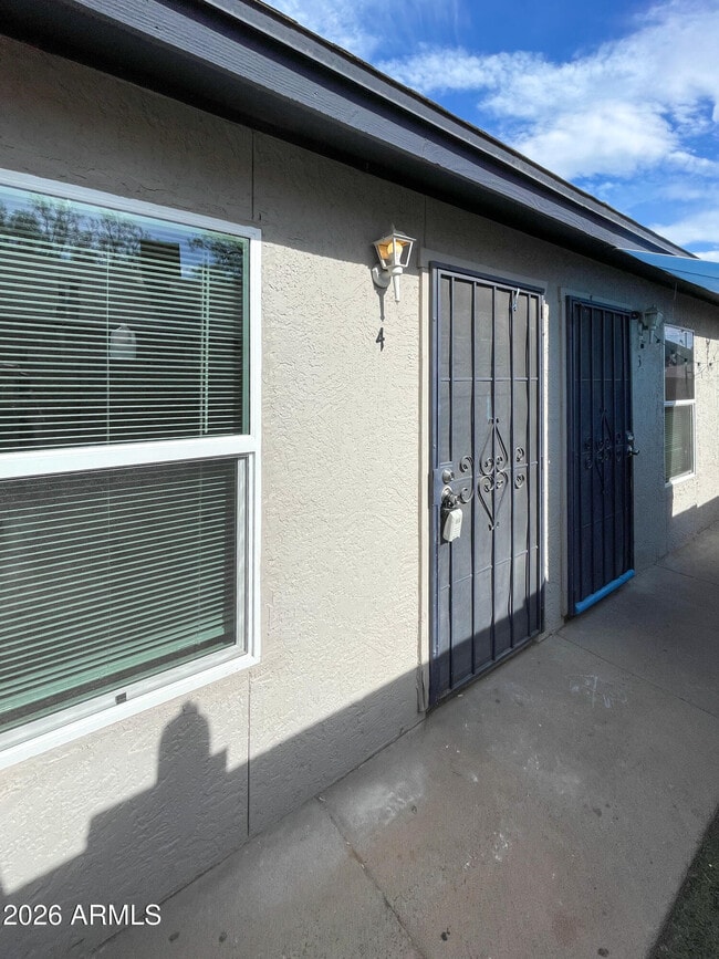 1421 E Fillmore St Unit 4