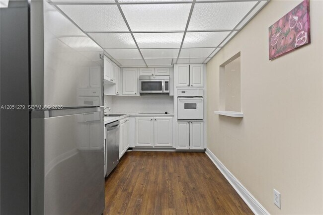 Photo - 19390 Collins Ave Unit 516