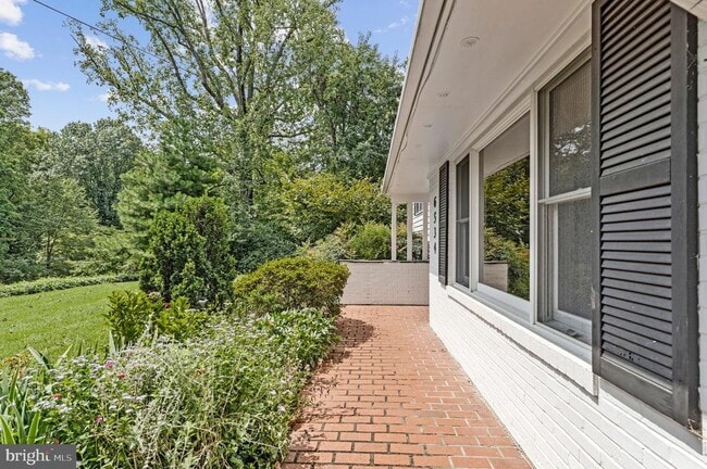 Building Photo - 6534 Jay Miller Dr