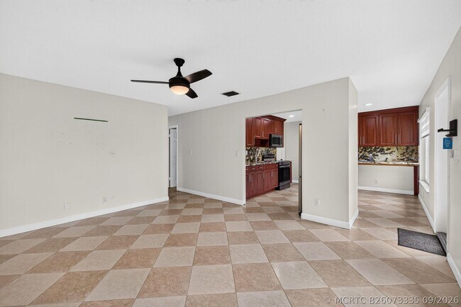 Photo - 241 NW 49th St