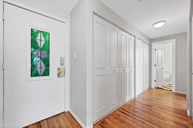 Photo - Stunning 2BR/1BA Condo Steps from Cheesman Park!