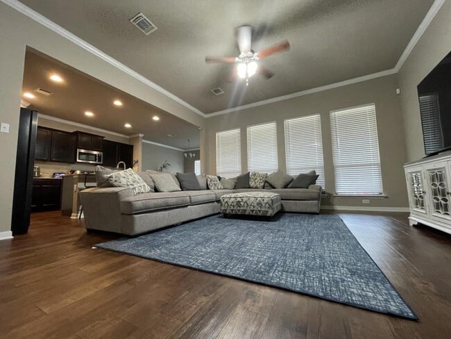 Photo - 5812 Blackstone Dr