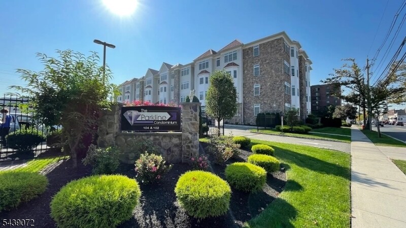 Photo - 104 E Elizabeth Ave Unit 303