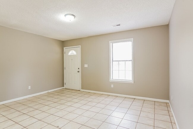 Photo - 110 Cambridge Cir