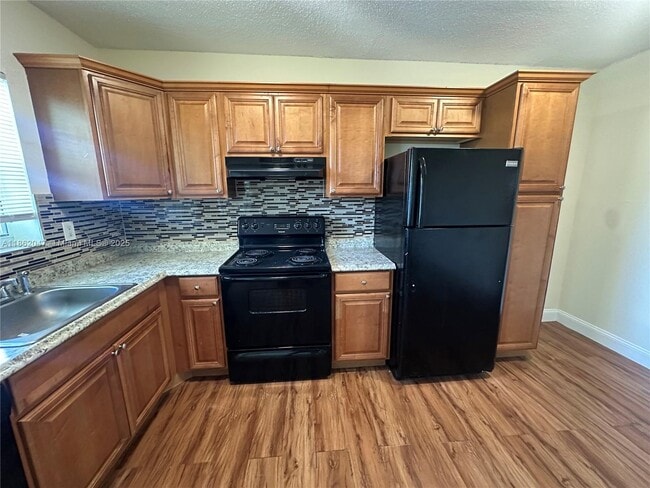 Building Photo - 5420 NE 22nd Terrace Unit 10 Rental