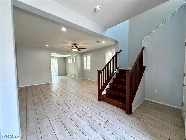 Building Photo - 9527 Ridgeglen Ct Rental