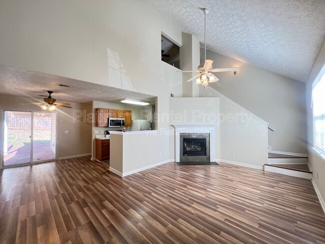 Photo - 231 Oak Grove Way