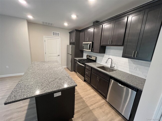 Photo - 415 Tower Ridge Cir