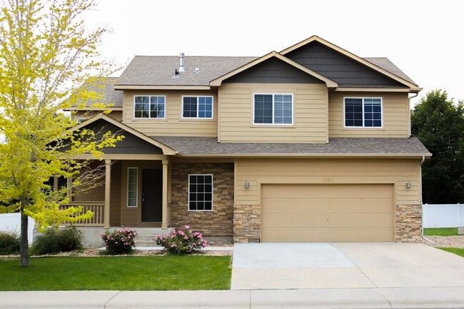 Building Photo - 3 Bedroom, 2.5 Bath - 2 Story Home in Loveland