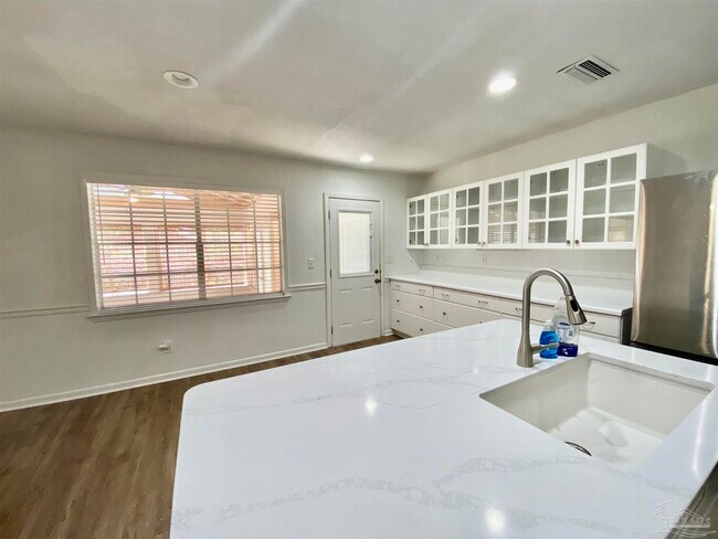 Photo - 3821 Collingswood Rd