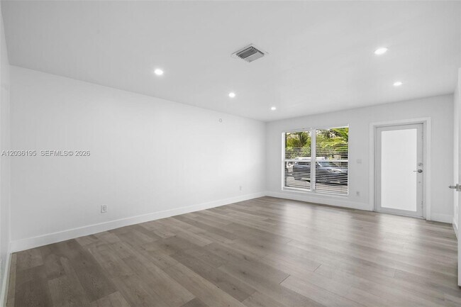 Photo - 5130 NE 17th Terrace