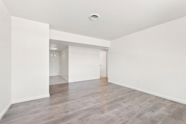 Photo - 6285 Edgewood Way