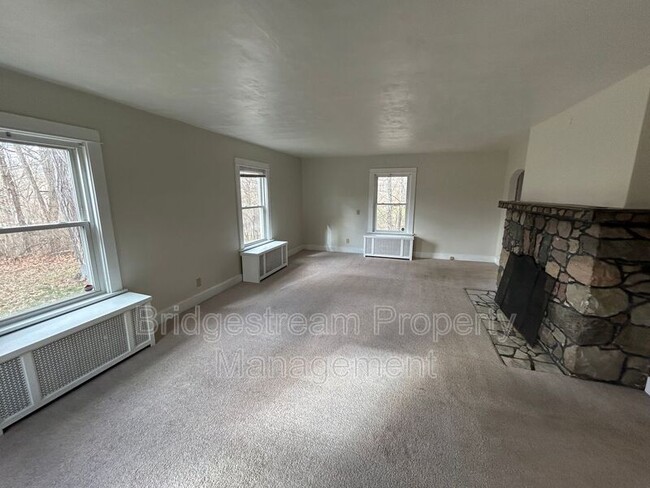 Photo - 7155 Meeker Rd