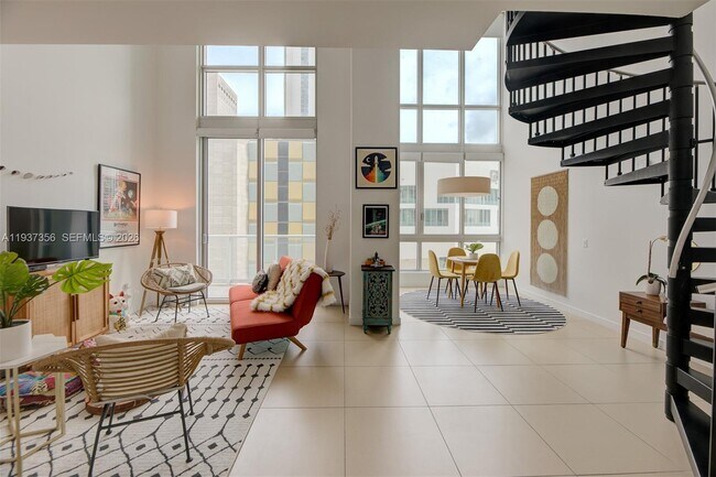 Photo - 300 S Biscayne Blvd Unit L-428