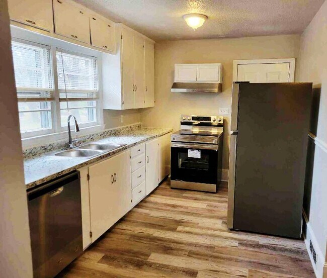 Photo - 5405 Hilltop Cir