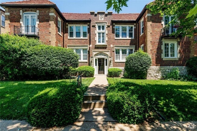 Building Photo - 7331 Forsyth Blvd Unit 1E Rental