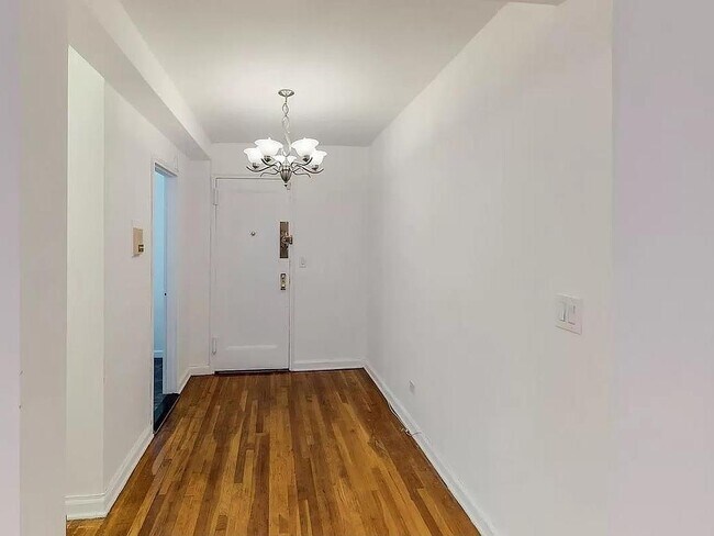 Photo - 2104 Holland Ave