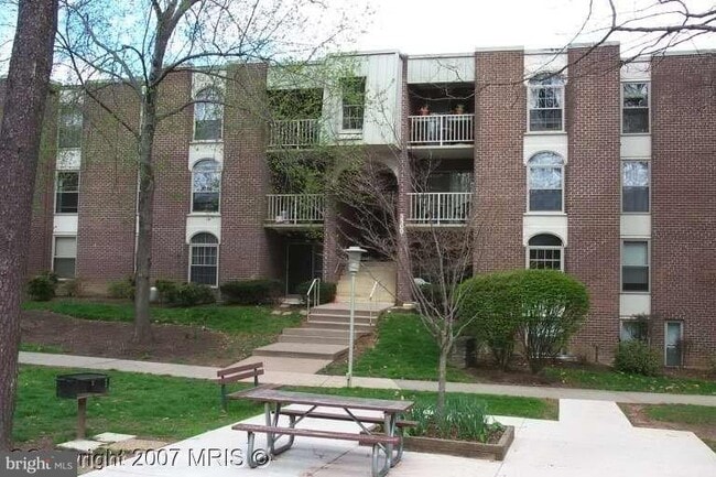 Building Photo - 3300 Woodburn Village Dr Unit 23 Rental