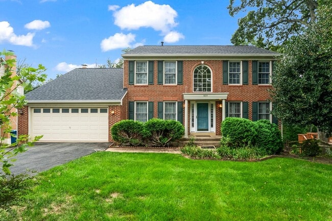 Building Photo - 3-Level Brick-Front Colonial in Maple Vall...