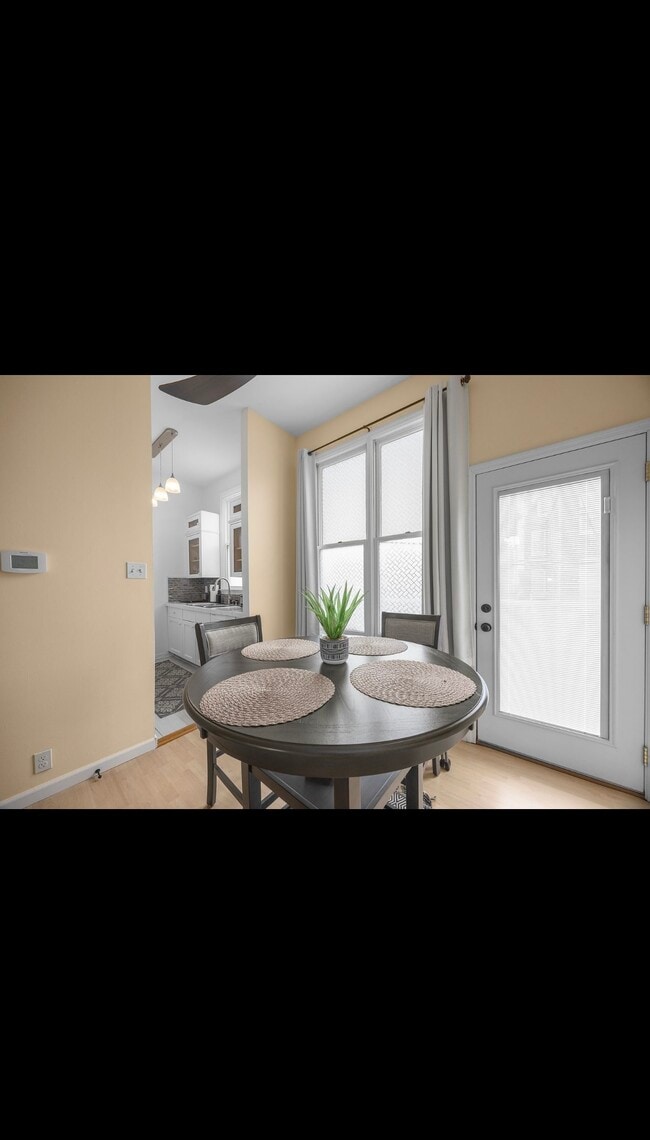 Photo - 1627 Dolman St