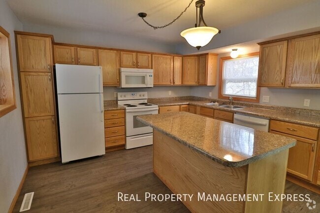 Building Photo - 3 Bedroom Duplex in Eastern Sioux Falls! Rental