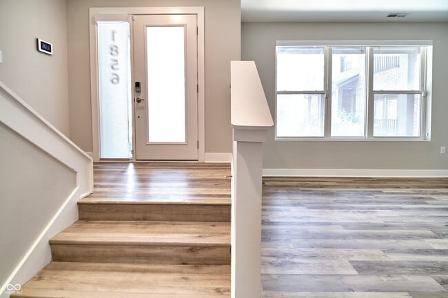 Photo - 1856 McQuat Pl