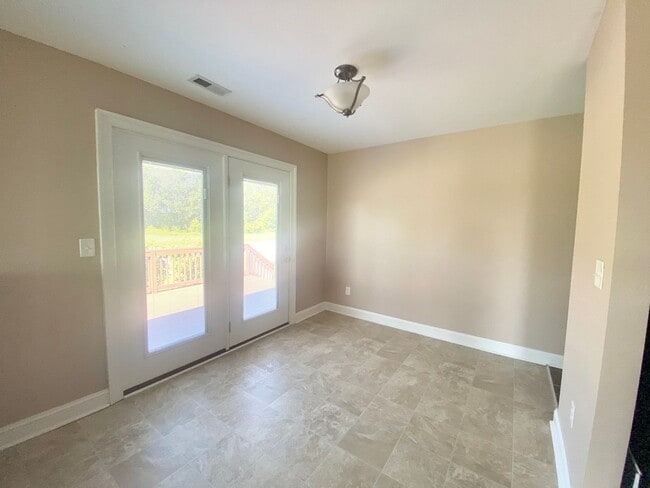 Photo - 532 Millbrooke Cir