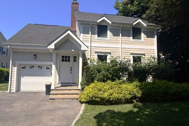 Building Photo - 19 Lorraine Dr