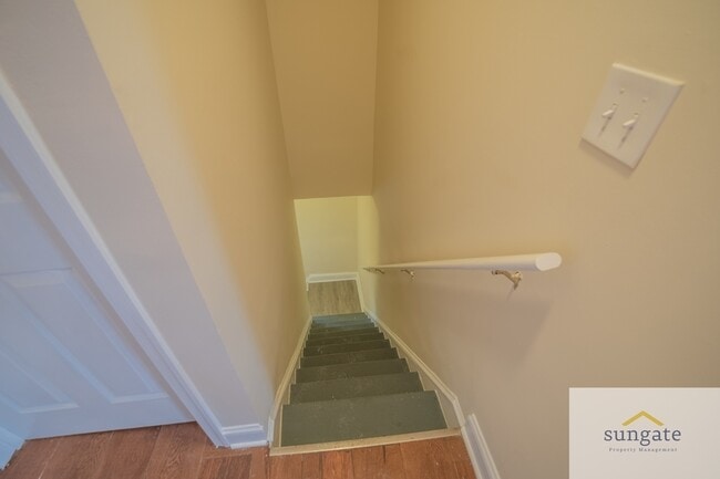 Photo - 4032 Falls Rd