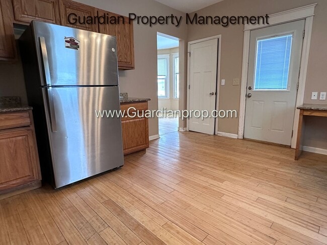 Photo - Spacious Two Bedroom Single Family Home, Hardwood Floors, W/D, Dishwasher