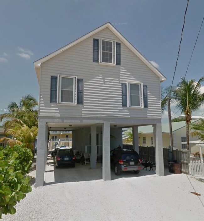 Building Photo - 214 Normandy Dr Rental