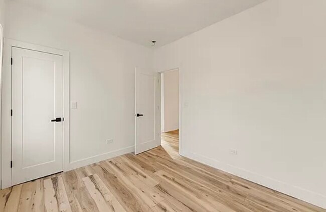 Photo - 2913 W 38th St Unidad 2