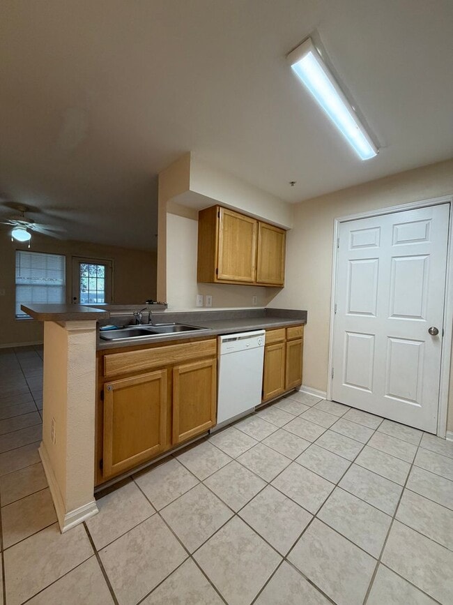 Photo - Spacious 1B/1B Unfurnished Condo near Beach in the Heart of Destin! Unit 330