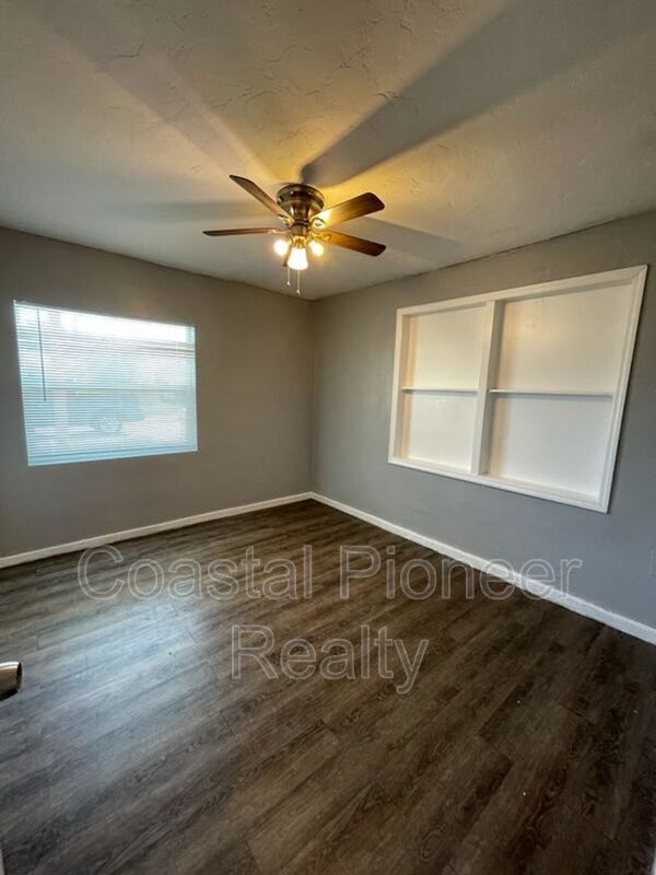 Photo - 1227 Fargo St S Unit #1