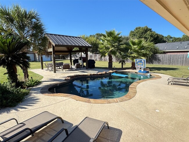 Photo - 16003 Escher Rd