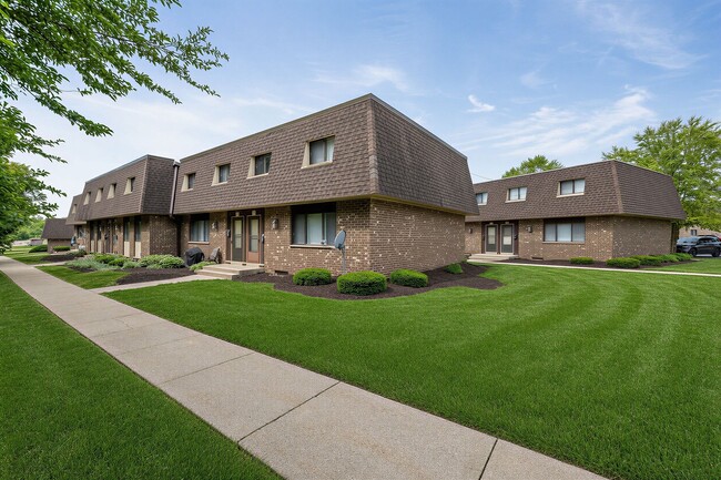 Stone Point Exterior | Townhomes